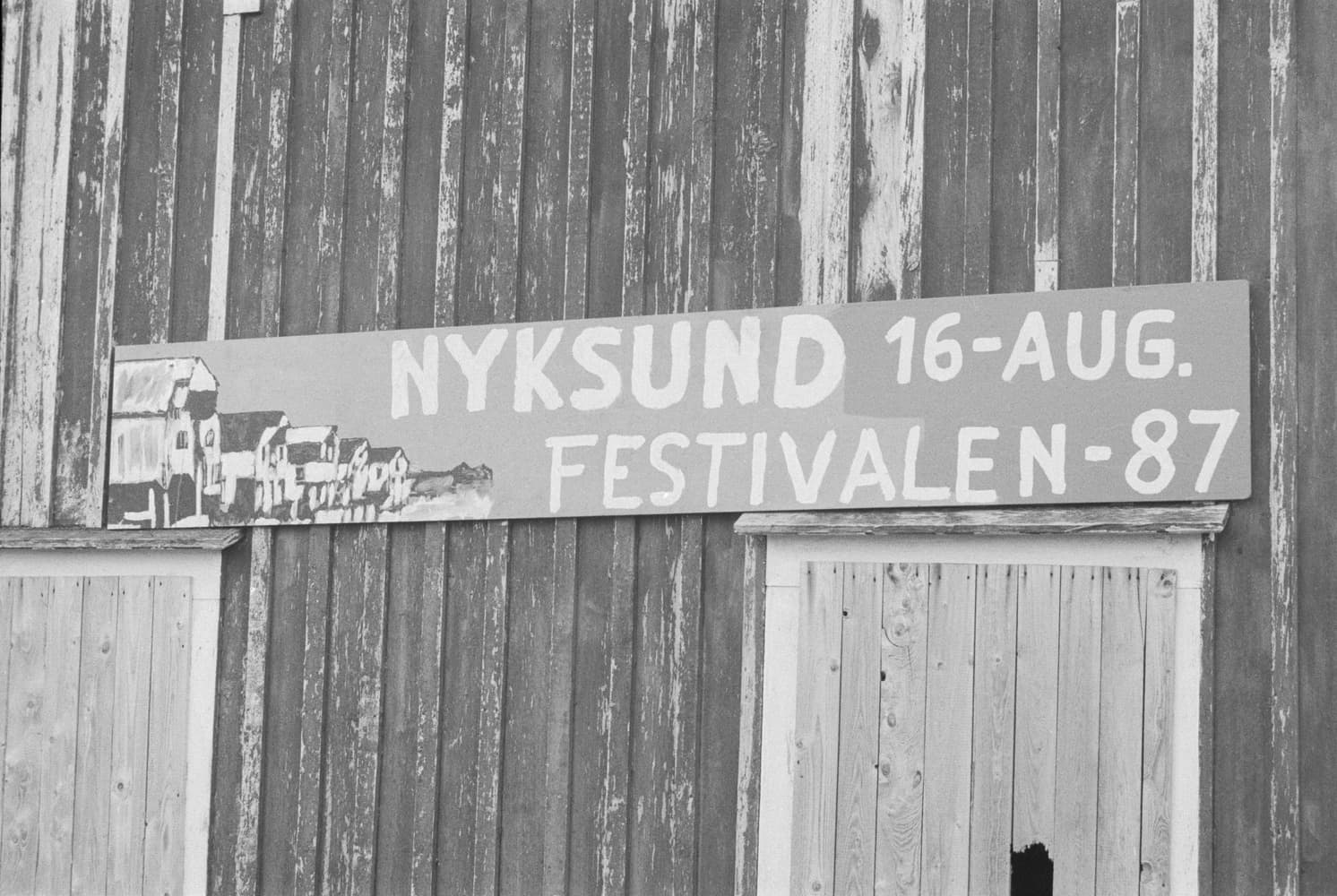 Nyksund images − A sign of the Nyksund Festival.