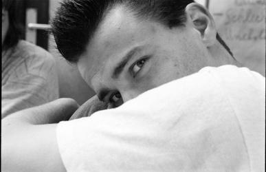 Preparation Seminar in Kladow - A participant looking over his arm into the camera